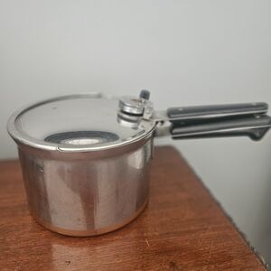 Vintage Revere Ware Copper Bottom Pressure Cooker